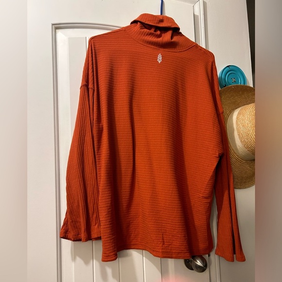Free People FP Movement Can't Handle This Turtleneck High Atlas bell slv rust s - Picture 4 of 9